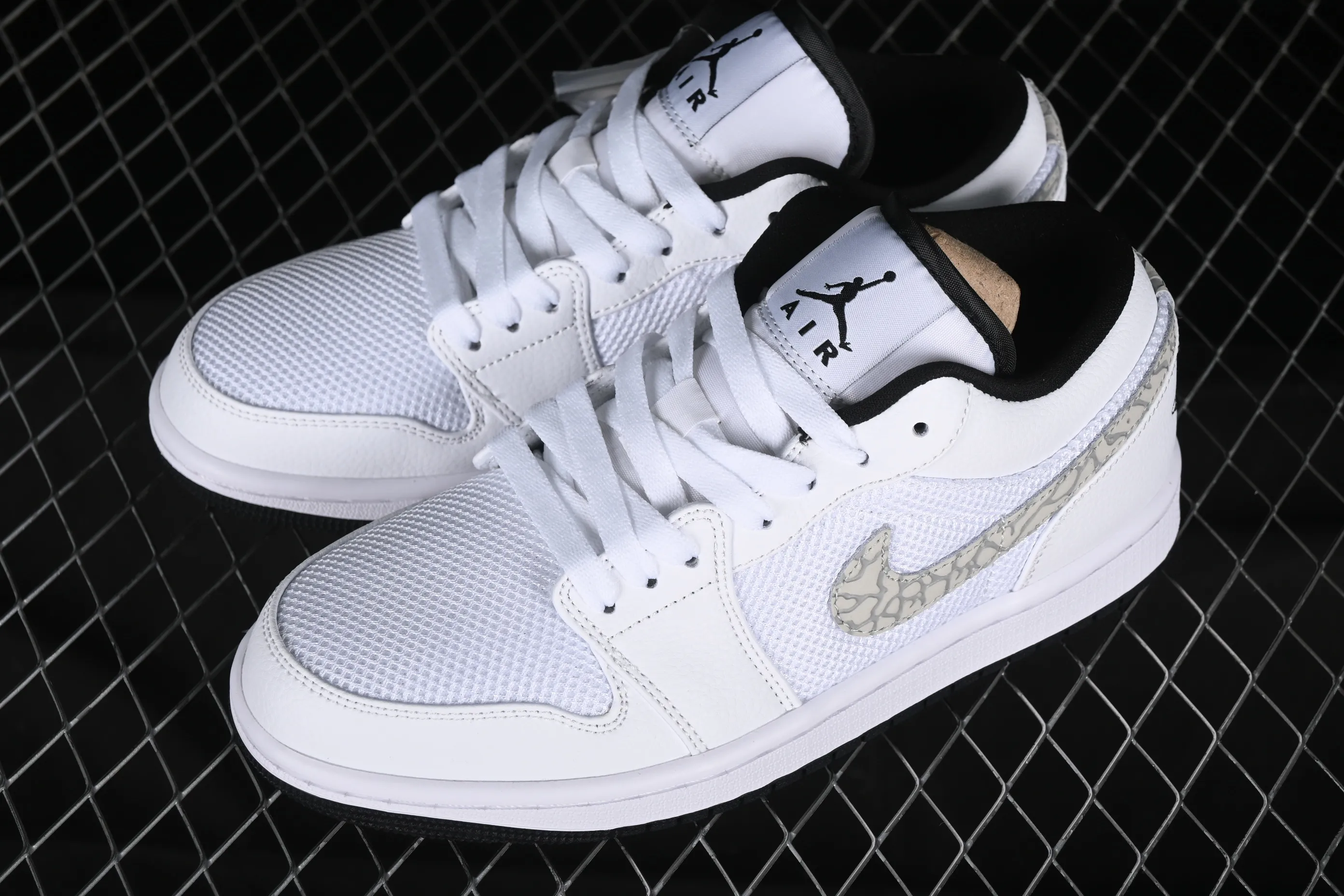 All categories Air Jordan Jordan series basketball shoes Air Jordan 1 Low Air Jordan 1 Low AJ1 Joe 1 mesh white low-top retro basketball shoes 338145-110